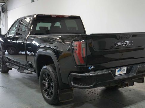 Used 2024 GMC Sierra 2500 AT4 image 4