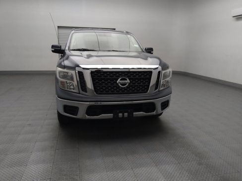 Used 2017 Nissan Titan SV image 14