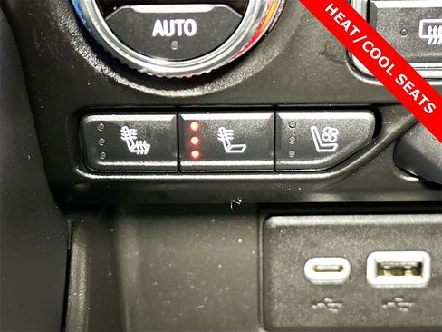 Used 2021 GMC Yukon SLT w/ SLT Luxury Plus Package image 21