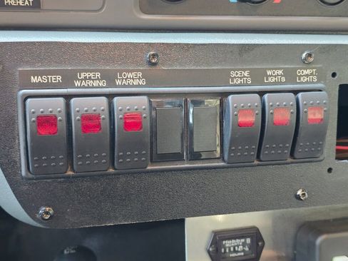 Used 2001 Ford F550 4x4 Regular Cab Super Duty image 31