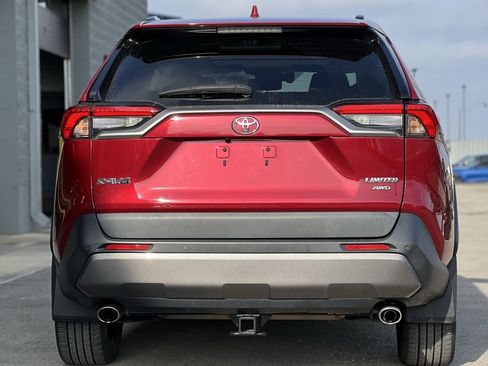 Used 2019 Toyota RAV4 Limited w/ Cold Weather Package image 7