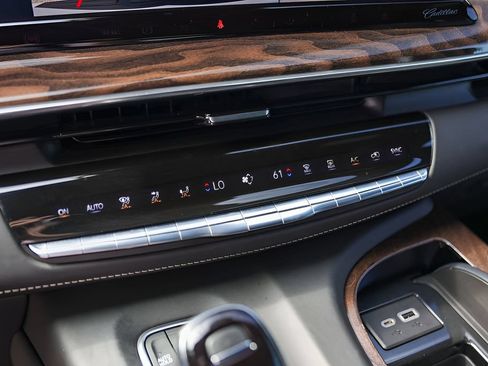 Certified 2023 Cadillac Escalade Sport Platinum RWD image 18