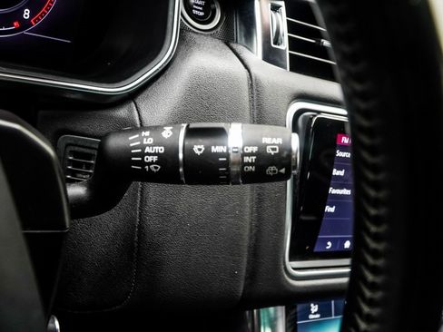 Used 2020 Land Rover Range Rover Sport HSE image 36