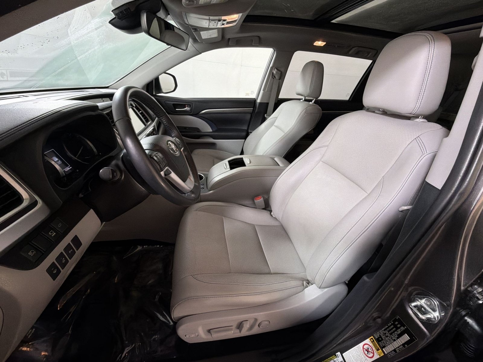 Used 2019 Toyota Highlander Limited Platinum AWD/4WD image 13