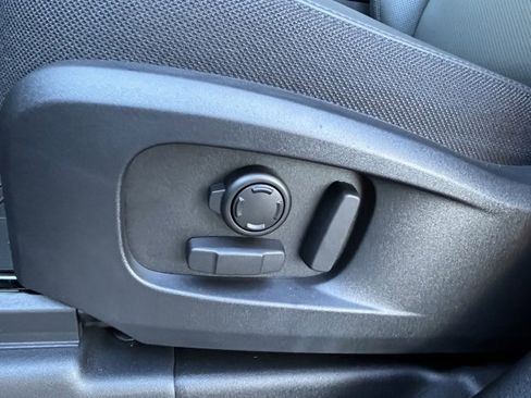 New 2025 Land Rover Defender 110 V8 image 31