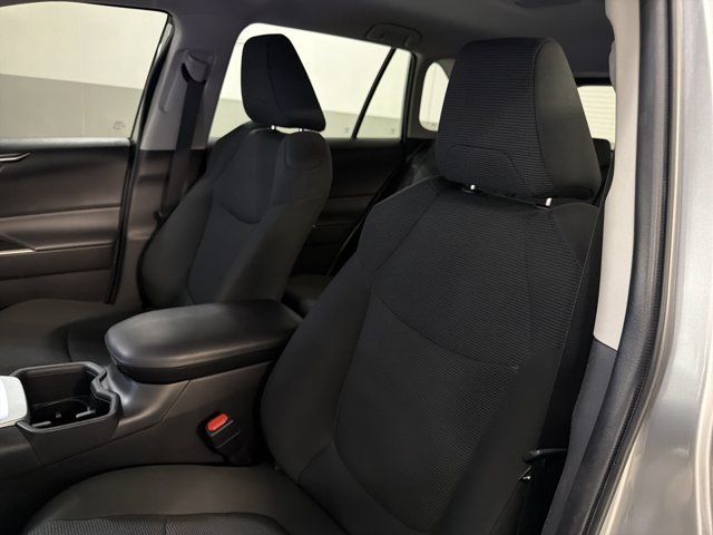 Used 2023 Toyota RAV4 LE FWD image 13