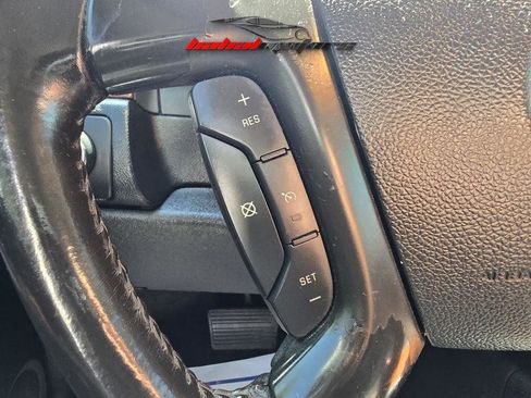 Used 2008 Chevrolet Avalanche LTZ w/ LTZ Preferred Equipment Group AWD/4WD image 28