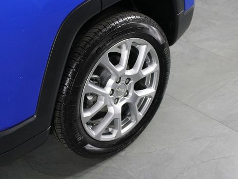 Used 2022 Jeep Compass Latitude image 11