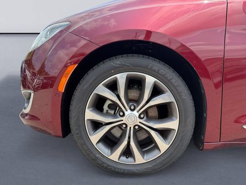 Used 2017 Chrysler Pacifica Limited FWD image 9