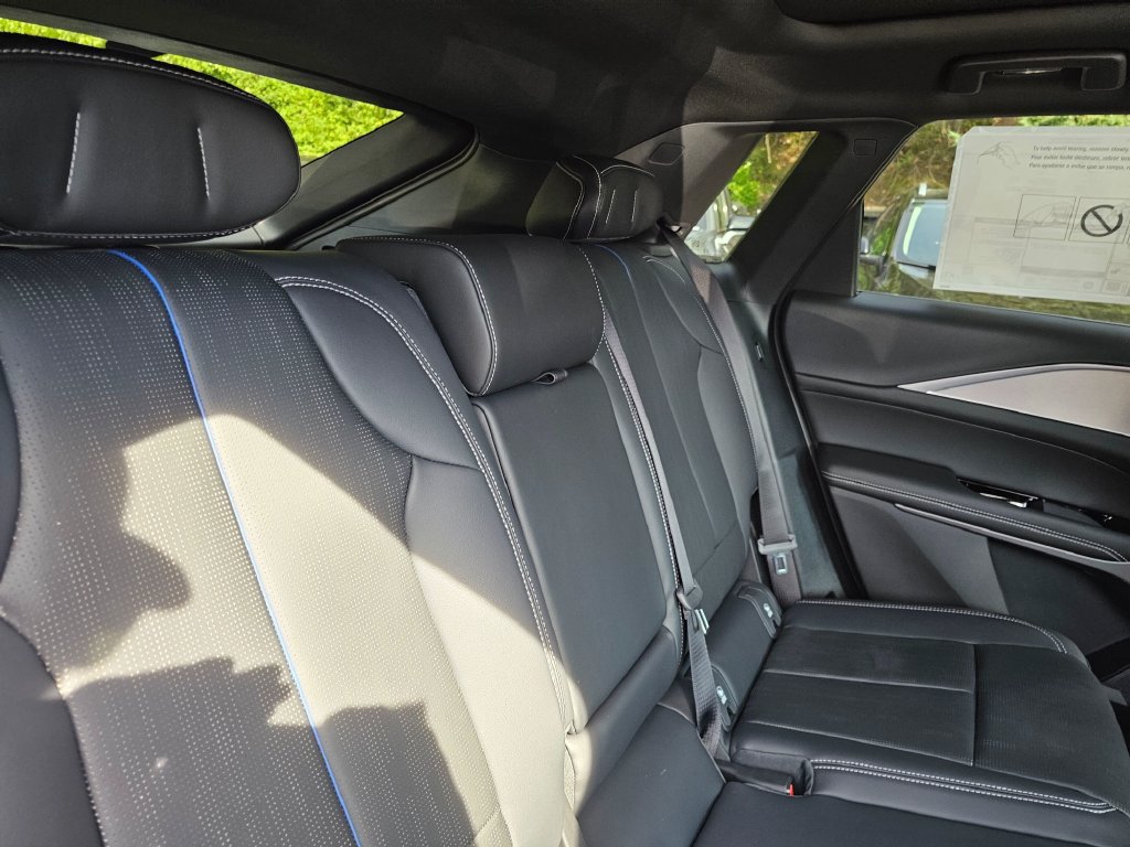New 2027 Cadillac Lyriq Luxury AWD/4WD image 13