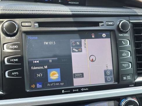 Used 2019 Toyota Highlander XLE FWD image 15