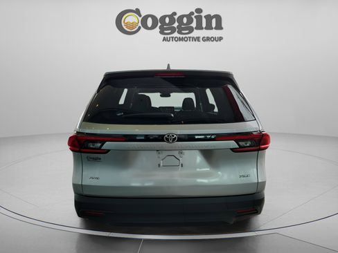 Certified 2025 Toyota Grand Highlander AWD image 6