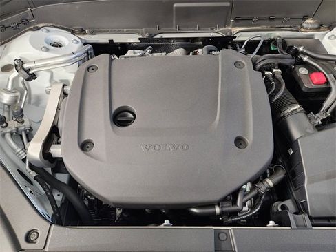 New 2026 Volvo XC90 B6 Plus w/ Protection Package Premier image 33
