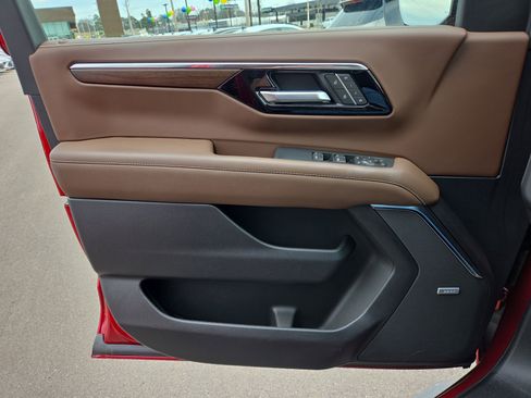 Used 2025 Chevrolet Tahoe High Country w/ Sun And Tow Package image 12