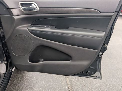 Used 2018 Jeep Grand Cherokee Altitude image 34