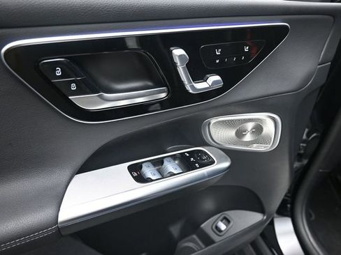 Used 2025 Mercedes-Benz GLC 300 image 20