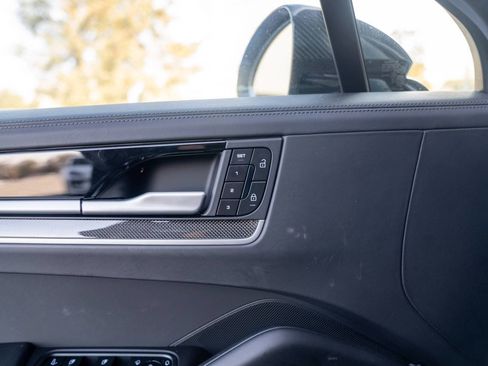 Used 2025 Porsche Cayenne Turbo image 24