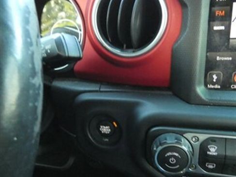 Used 2019 Jeep Wrangler Unlimited Rubicon image 30