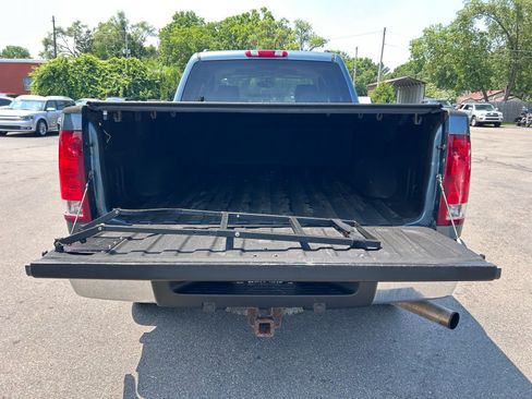 Used 2007 GMC Sierra 2500 SLT w/ Z71 Off-Road Package AWD/4WD image 9