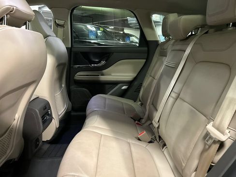 Used 2022 Lincoln Corsair AWD w/ Premium Package image 23