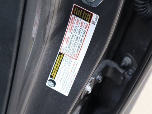 Used 2025 Nissan Pathfinder SV FWD image 31