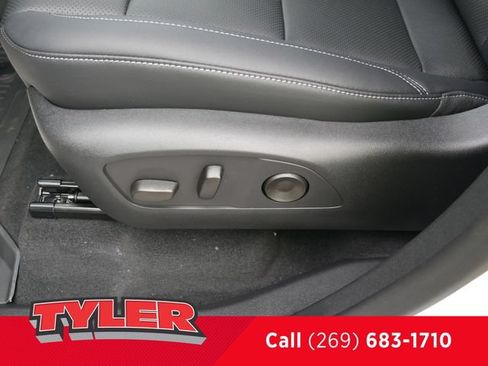 New 2026 Chevrolet Traverse LT w/ Driver Confidence Package AWD/4WD image 23