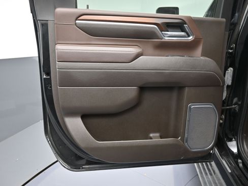 Used 2024 GMC Sierra 2500 Denali w/ Denali Reserve Package image 15