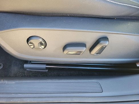 Used 2025 Volkswagen Jetta SE image 17