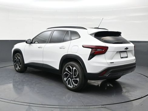 Used 2025 Chevrolet Trax RS w/ Driver Confidence Package image 3