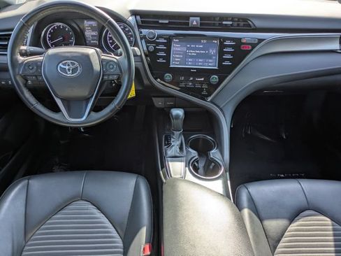 Used 2020 Toyota Camry SE FWD image 14