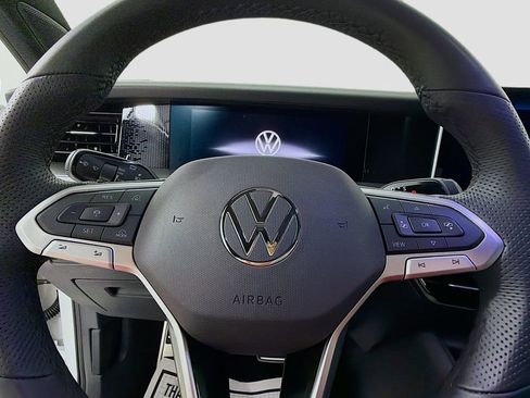 Used 2026 Volkswagen Tiguan SE R-Line AWD/4WD image 11