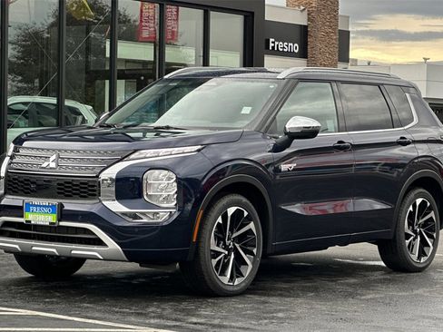 New 2025 Mitsubishi Outlander SEL image 9