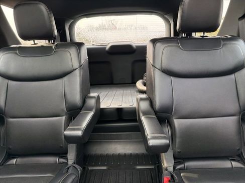 Used 2020 Ford Explorer ST w/ ST Street Pack image 18