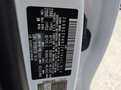 Used 2024 Kia Sorento S FWD image 35