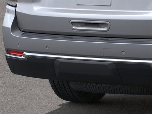 New 2026 Chevrolet Suburban LS image 14