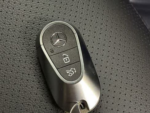 Certified 2026 Mercedes-Benz GLC 300 4MATIC image 37