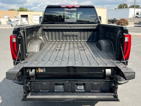 Used 2025 GMC Sierra 3500 Denali Ultimate image 14