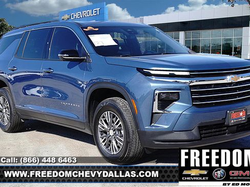 New 2026 Chevrolet Traverse LT w/ Driver Confidence Package image 1