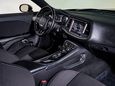 Used 2022 Dodge Challenger GT image 14