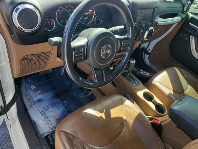 Used 2013 Jeep Wrangler Unlimited Sahara w/ Connectivity Group AWD/4WD image 17