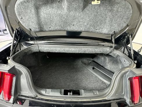 Used 2018 Ford Mustang GT Premium RWD image 30