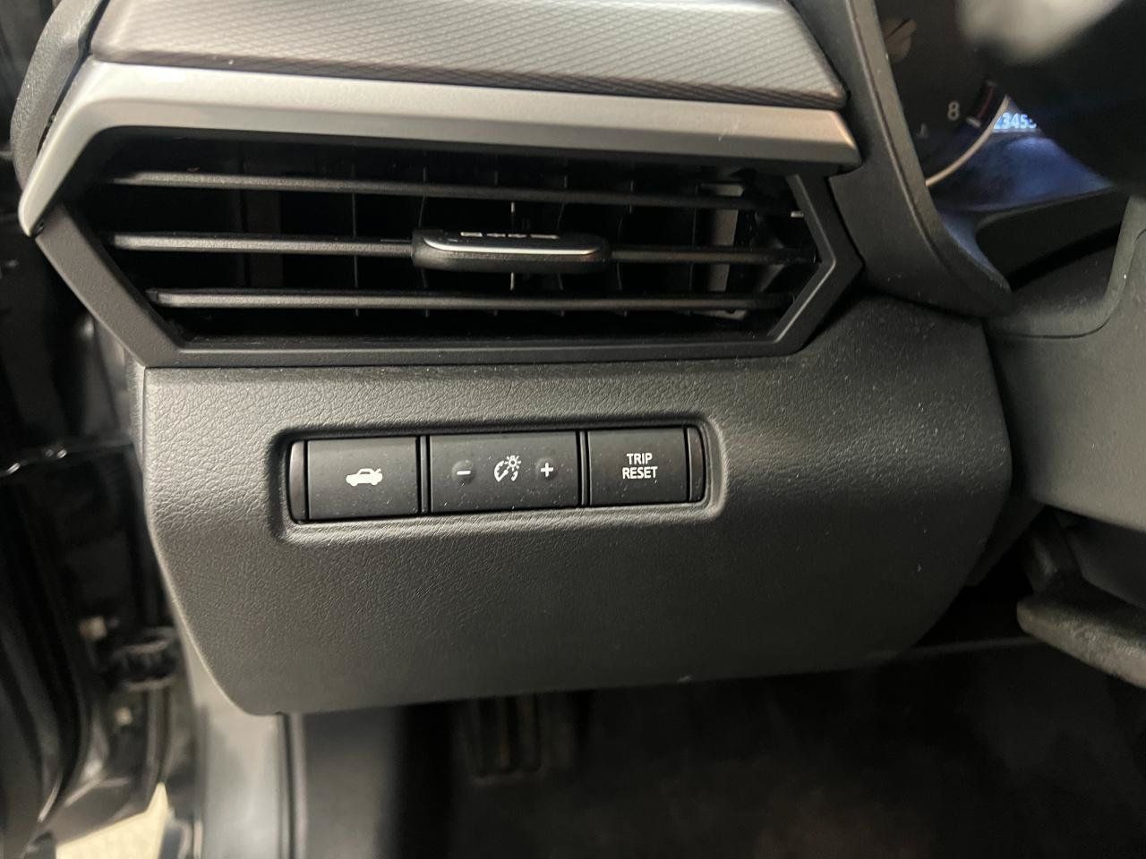 Used 2025 Nissan Altima 2.5 SR FWD image 35