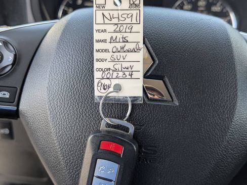 Used 2019 Mitsubishi Outlander SEL FWD image 39