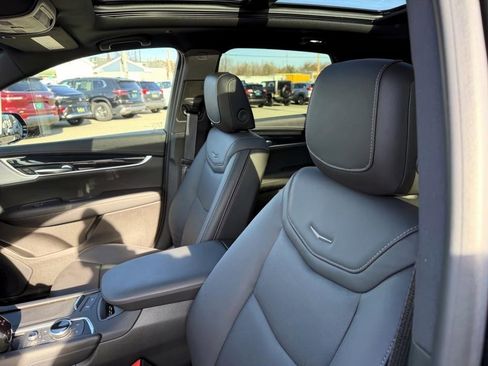 Certified 2025 Cadillac XT5 Premium Luxury w/ Technology Package image 11