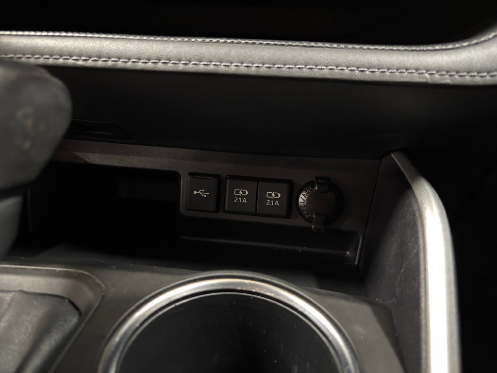 Used 2021 Toyota Highlander XLE AWD/4WD image 34