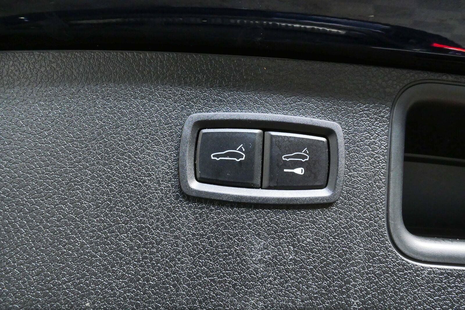 Used 2018 Porsche Macan S AWD/4WD image 31