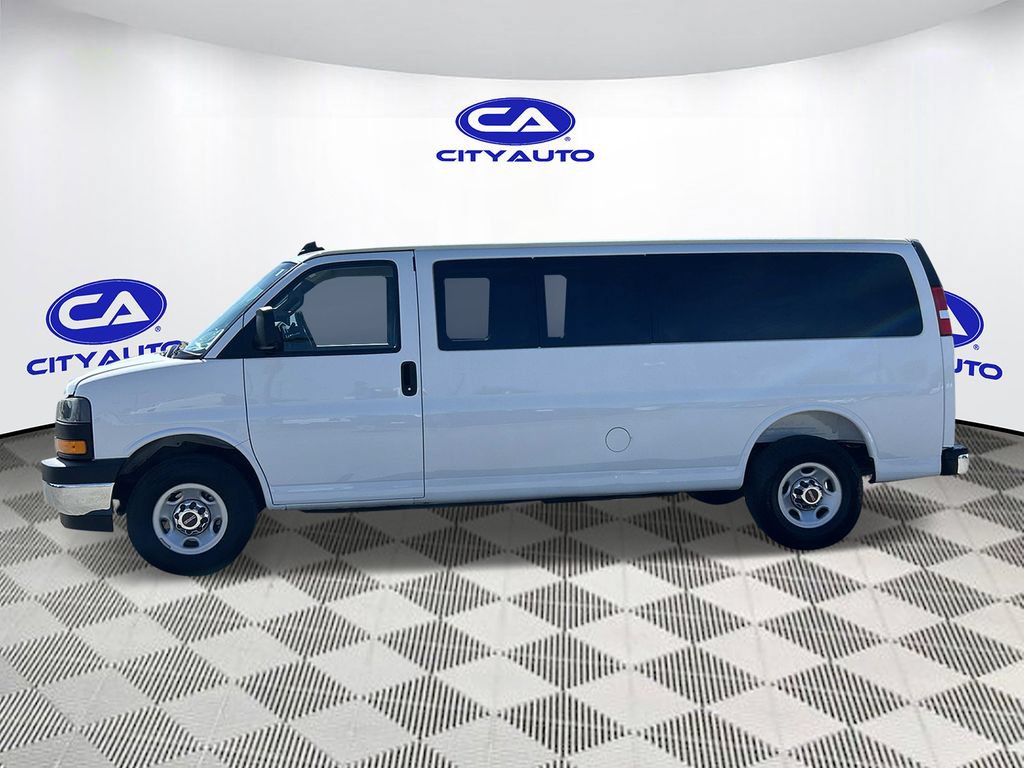 Used 2025 GMC Savana 3500 LT w/ LT Preferred Equipment Group RWD image 8