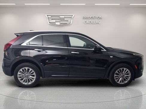 Used 2024 Cadillac XT4 Premium Luxury image 8
