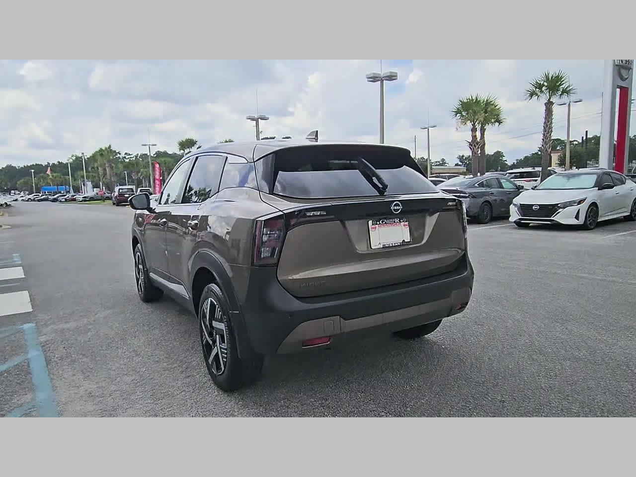 Used 2025 Nissan Kicks SV FWD image 32