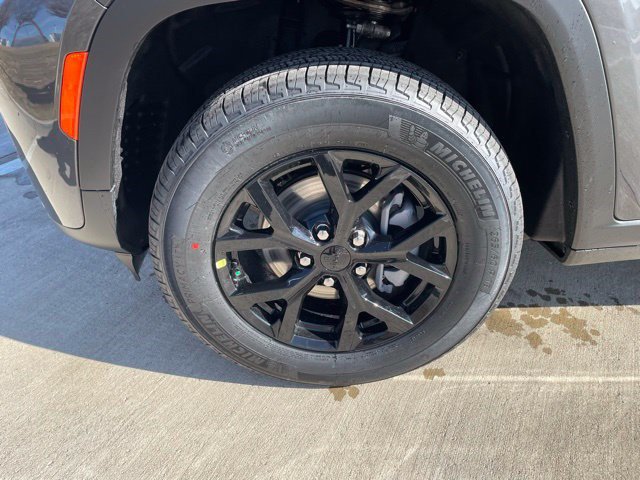 New 2026 Jeep Grand Cherokee Altitude AWD/4WD image 10